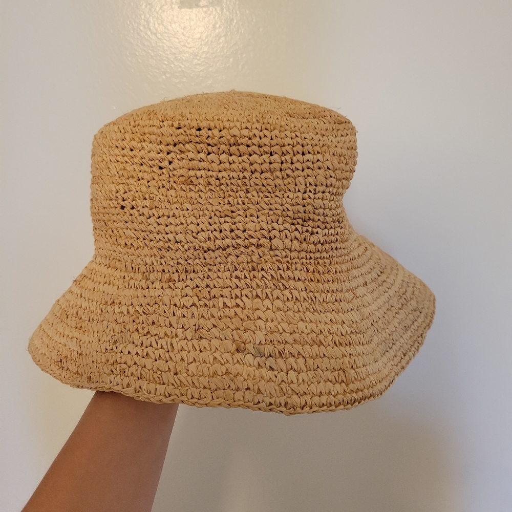 Bucket hat